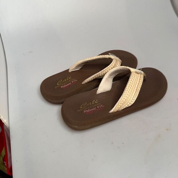 Skechers Cali Asana Women’s US Size 8 Yoga Foam Flip Flops Cream Brown Knit - Picture 3 of 16